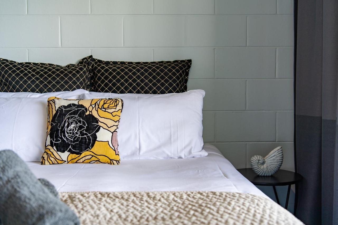 Airlie Sun & Sand Accommodation #2 Airlie Beach Exteriör bild