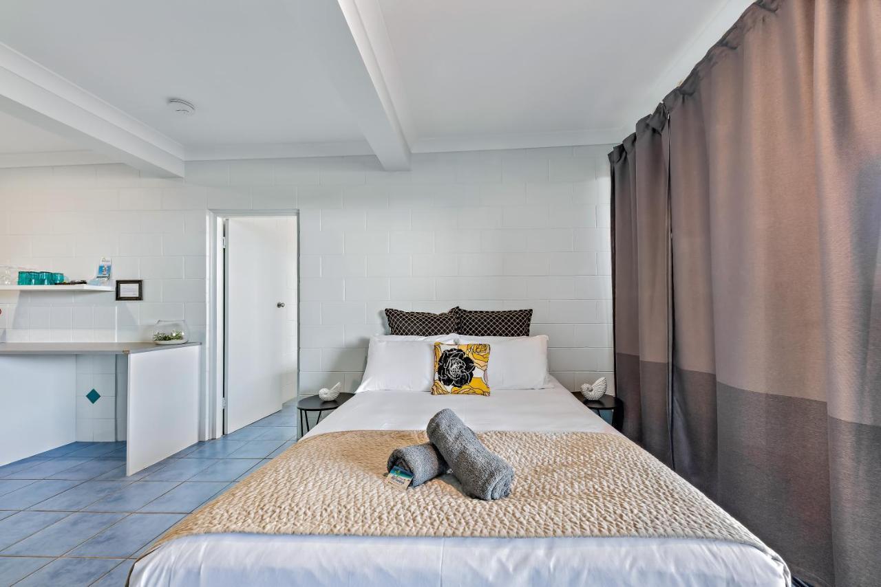 Airlie Sun & Sand Accommodation #2 Airlie Beach Exteriör bild